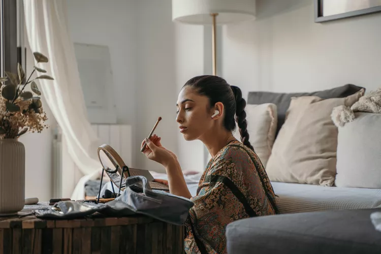 Kako šminka utiče na kožu?